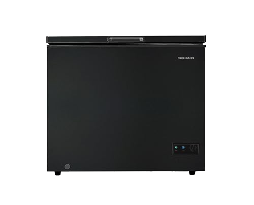 Frigidaire EFRF7003-BLACK - Congelador profundo de pecho, 7 pies cúbicos, cesta de alambre recubierto de vinilo extraíble con termostato ajustable, drenaje fácil de descongelar